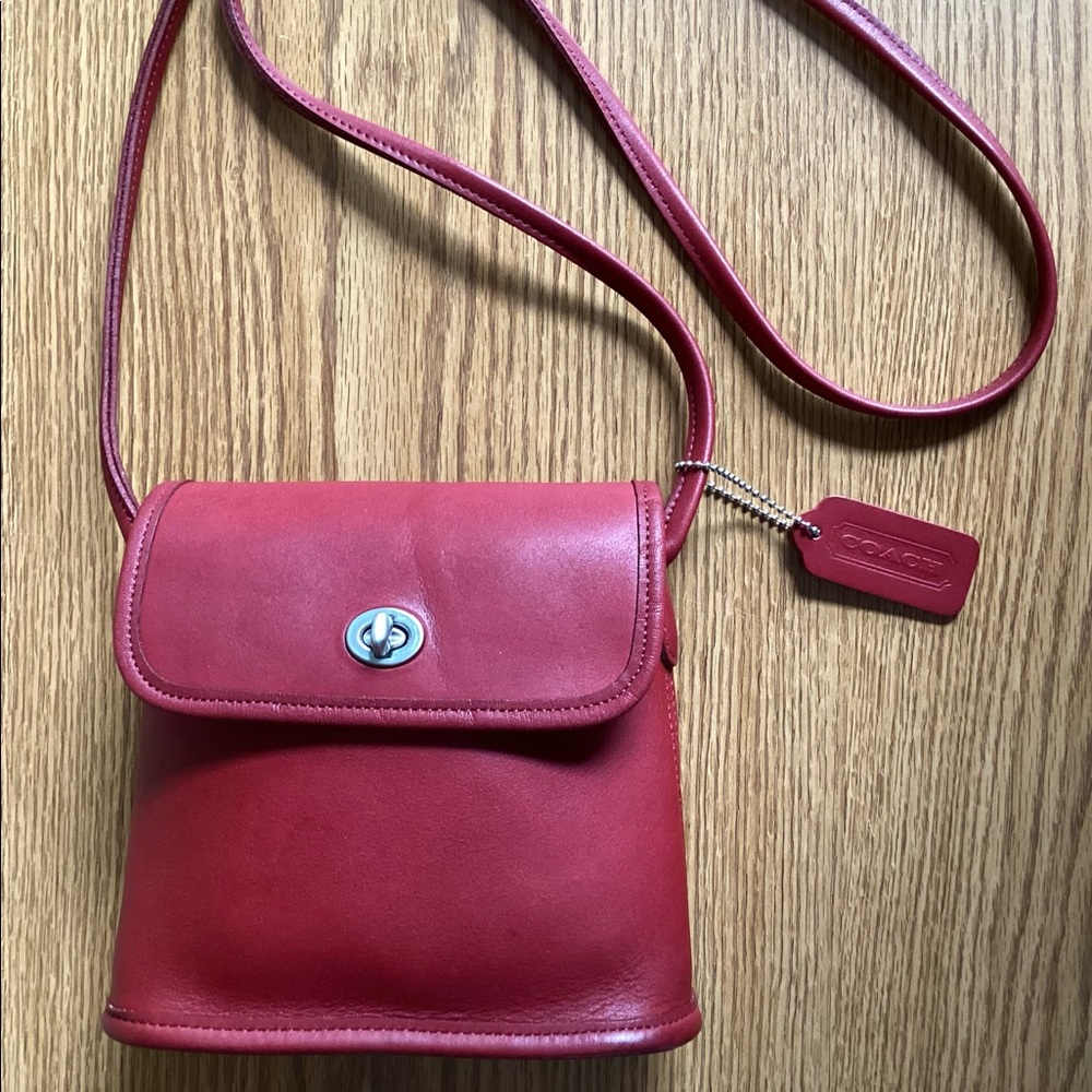 Vintage Coach Tango Flap-Red leather